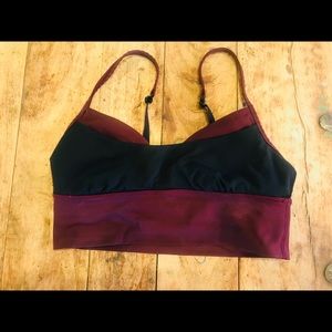 Lululemon sports bra